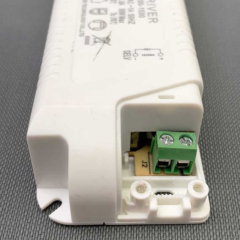 LED Treiber Trafo FW NPS30V-200-1500 Netzteil Driver Ersatztrafo 20V 1500 mA